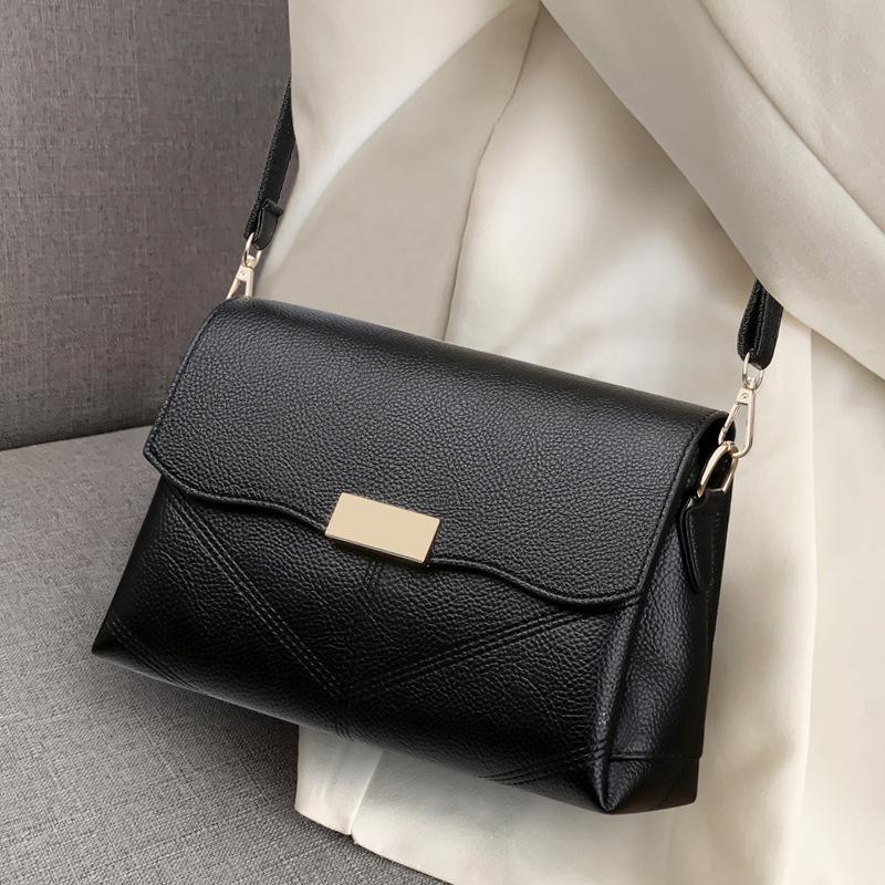 Genuine Leather Handbags 2021 New All-match Large-capacity Fashion One-shoulder Portable All-match Soft Leather Bag Purses, Black
Genuine Leather Handbags 2021 New All-match Large-capacity Fashion One-shoulder Portable All-match Soft Leather Bag Purses, Black