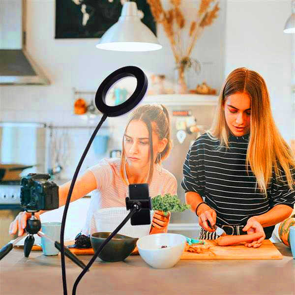 Newest Design 6 inch Live Fill Lights Desktop Clip Light White Usb Connection Dimmable Selfie Ring Vanity with Phone Holder
Newest Design 6 inch Live Fill Lights Desktop Clip Light White Usb Connection Dimmable Selfie Ring Vanity with Phone Holder