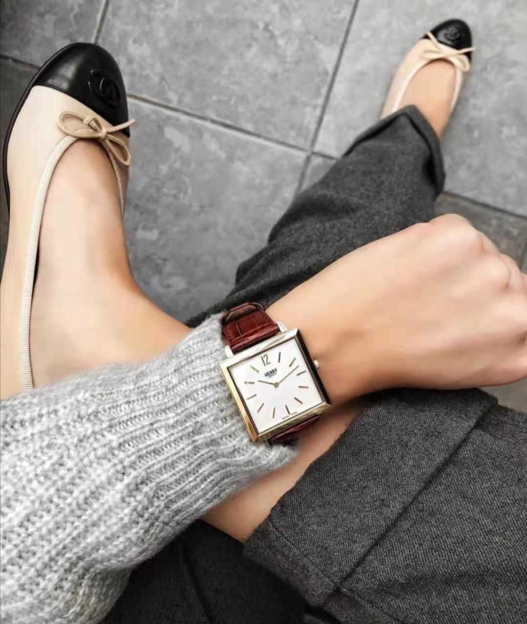 2022-Luxury Designer Women Casual Shoes Ballet Flat Shoe Patchwork Tweed Grosgrain Goatskin Calf Patent Leather Bow-knot Fashion Elegant Top, Color 1
2022-Luxury Designer Women Casual Shoes Ballet Flat Shoe Patchwork Tweed Grosgrain Goatskin Calf Patent Leather Bow-knot Fashion Elegant Top, Color 1