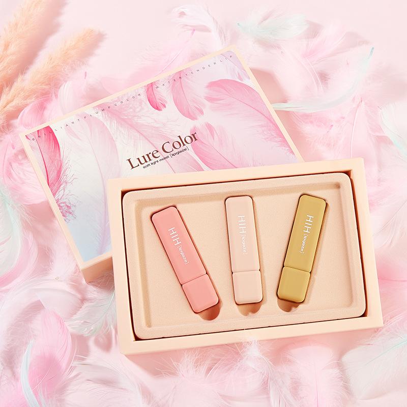 3 Pcs New Seductive Tenderness Light Lip Glaze Set Moisturizing Lipstick Bright Thin Sexy Hold Makeup Not Fading Delicate, 3 pcs set lip glaze
3 Pcs New Seductive Tenderness Light Lip Glaze Set Moisturizing Lipstick Bright Thin Sexy Hold Makeup Not Fading Delicate, 3 pcs set lip glaze