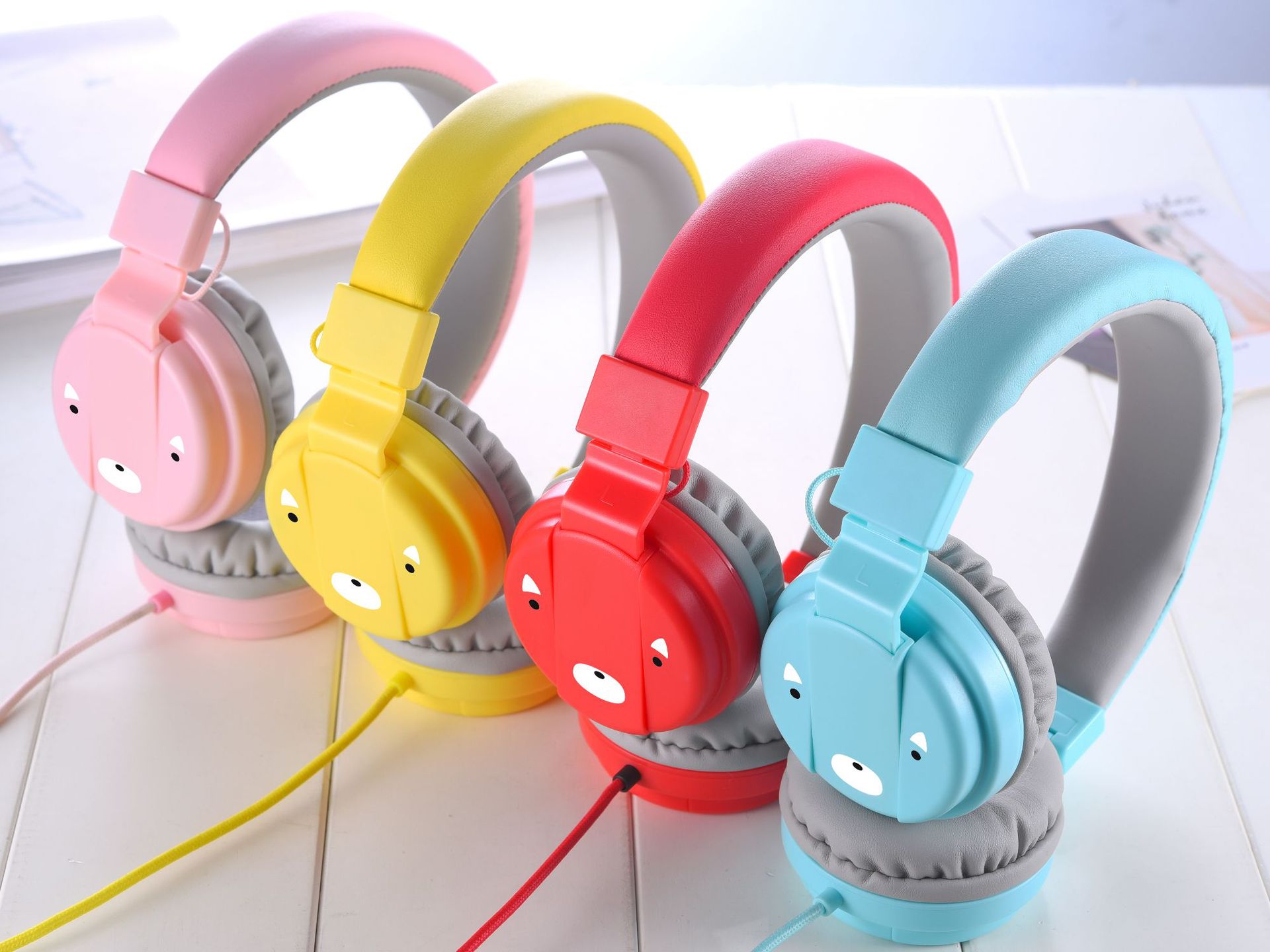 Portable Foldable Kids Headphones with Microphone for School, Kids Online Learning Headset with 85dB Volume Limit & Stereo Sound, 3.5mm Audi