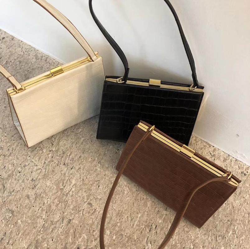 Luxury DesignersTote Women Shoulder Bag Fashion ladies Messenger Bags for Women 2021 Crossbody Bag Women's Bags fashionable, Brown
Luxury DesignersTote Women Shoulder Bag Fashion ladies Messenger Bags for Women 2021 Crossbody Bag Women's Bags fashionable, Brown