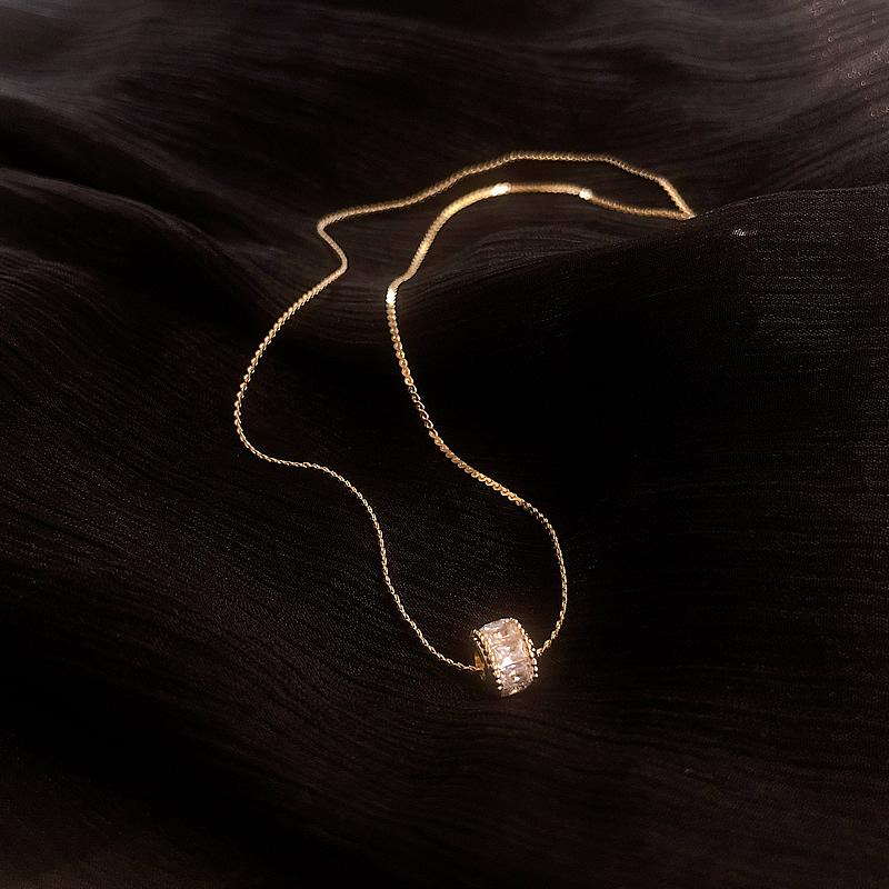 Classic Small Rings Pendant Pendant Fashion Sexy Collarbone Chain Women's Jewelry Temperament Short Necklace Jewelry for Women
Classic Small Rings Pendant Pendant Fashion Sexy Collarbone Chain Women's Jewelry Temperament Short Necklace Jewelry for Women