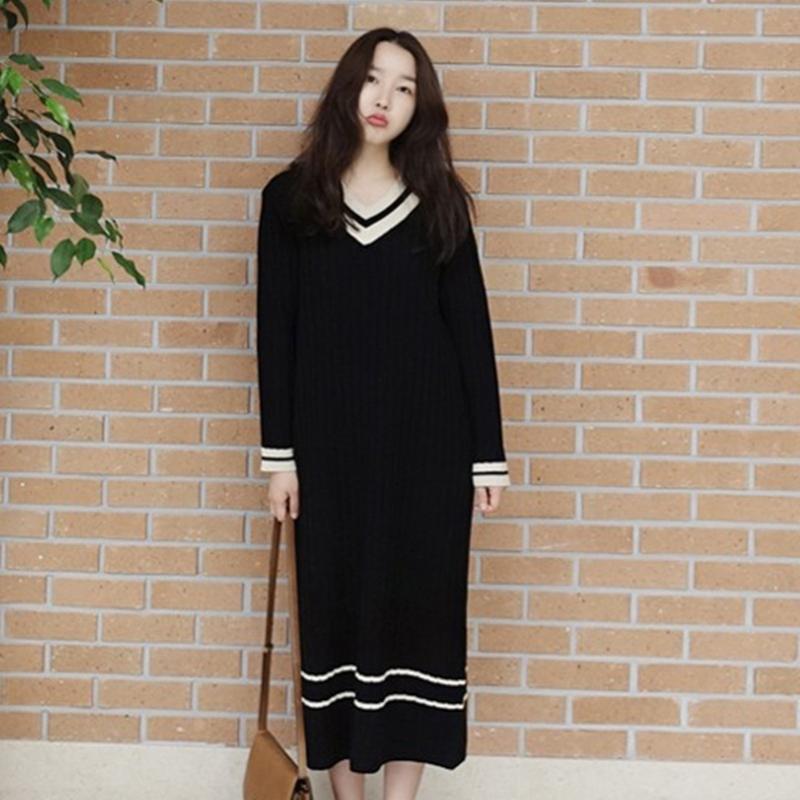 black strip New Autumn Winter Warm Sweater Dress Women Sexy Loose Bodycon Dress Female v neck Long Sleeve Knitted Vestidos, Black spot
black strip New Autumn Winter Warm Sweater Dress Women Sexy Loose Bodycon Dress Female v neck Long Sleeve Knitted Vestidos, Black spot