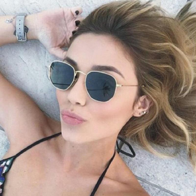 2020 Hot New Sunglasses Men Brand Designer Small Square Sunglases Women Metal Frame Driving Fishing Glasses Zonnebril Mannen
2020 Hot New Sunglasses Men Brand Designer Small Square Sunglases Women Metal Frame Driving Fishing Glasses Zonnebril Mannen