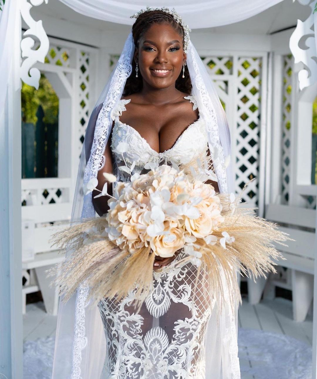 Summer Illusion Mermaid Wedding Dresses V Neck Lace Appliques Plus Size Bridal Gowns Robe de mariée With Veil