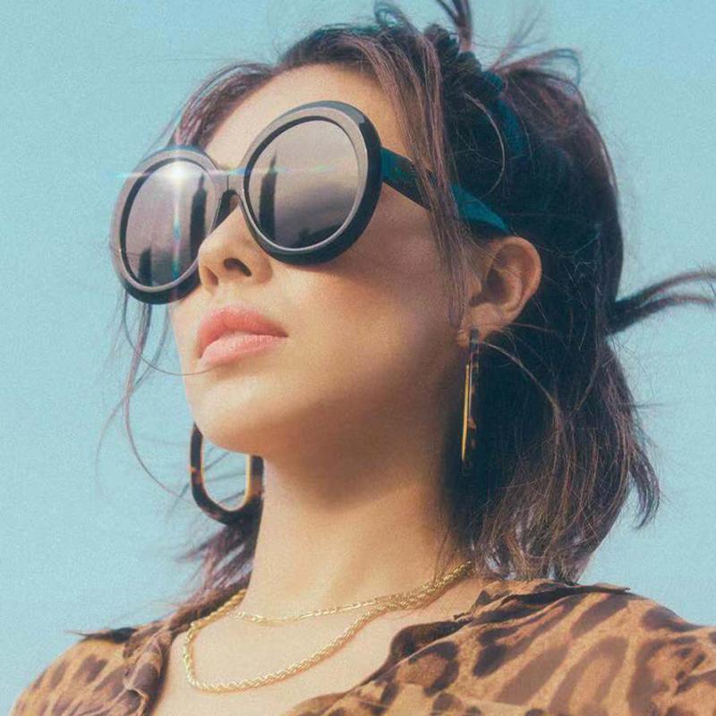 Fashion Oversized Sunglasses Women Brand Designer Plastic Female Big Frame Gradient Sun Glasses Round Clear
Fashion Oversized Sunglasses Women Brand Designer Plastic Female Big Frame Gradient Sun Glasses Round Clear