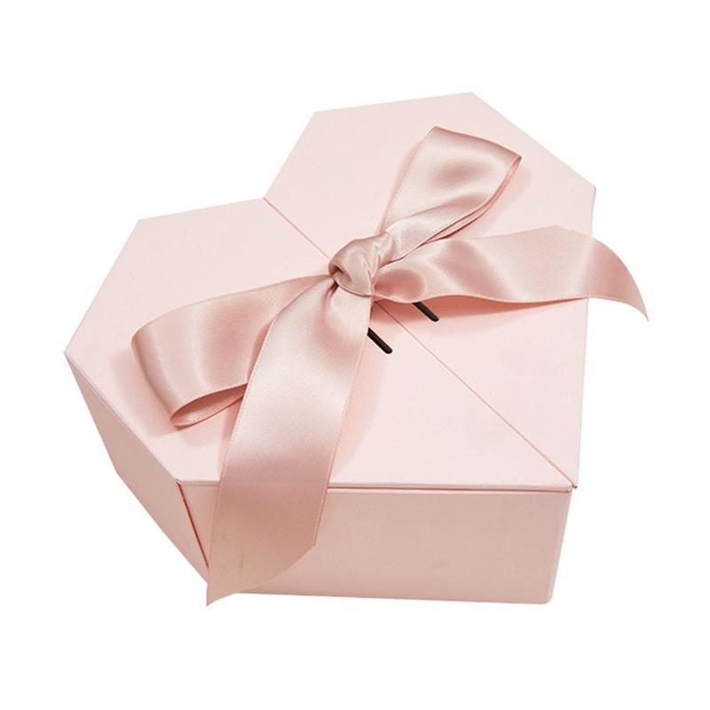 Heart-Shaped Pink Gift Box with Hand Gift Box Wedding Bridesmaid Girl Love Holiday Must-Have Suitable for Many Festival
Heart-Shaped Pink Gift Box with Hand Gift Box Wedding Bridesmaid Girl Love Holiday Must-Have Suitable for Many Festival