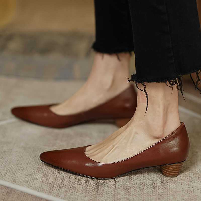 2021 European Time Bombs Simple Comfortable Pointed Heels Royal Only Female Wild Shoes PSNQ, Brown.
2021 European Time Bombs Simple Comfortable Pointed Heels Royal Only Female Wild Shoes PSNQ, Brown.