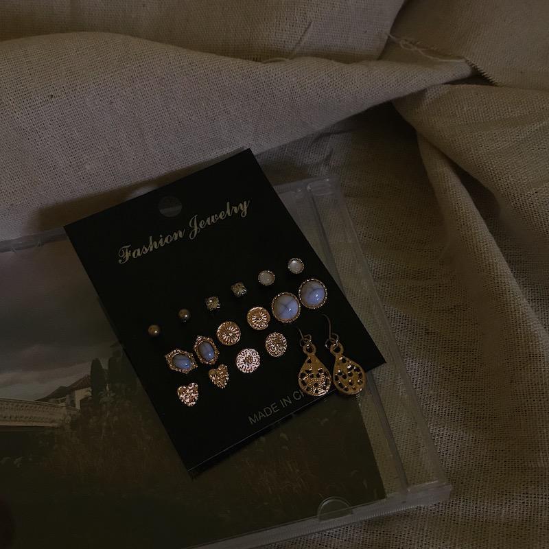 Stud Earrings Set for Women's Fashion Gold Crystal Fake Stone Earrings Sets Heart Round Earring Sets Party Jewelry Brincos
Stud Earrings Set for Women's Fashion Gold Crystal Fake Stone Earrings Sets Heart Round Earring Sets Party Jewelry Brincos