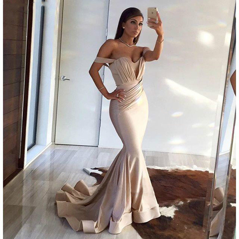 Simple Emerald Green Satin Evening Dresses Off The Shoulder Mermaid Celebrity Party Gowns Sweetherat Pleats Court Train Special Occasin Dress Plus Siz