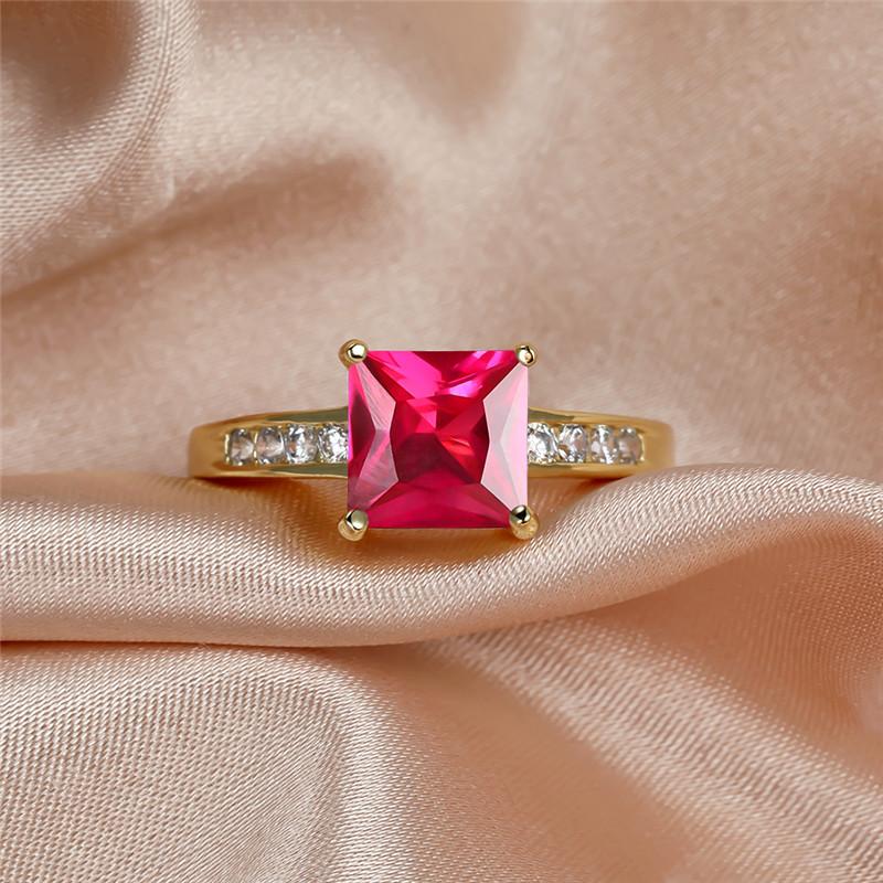 Wedding Rings Trendy Female Rose Red Crystal Stone Jewelry Dainty Gold Color For Women Vintage Bride Square Engagement Big Ring
Wedding Rings Trendy Female Rose Red Crystal Stone Jewelry Dainty Gold Color For Women Vintage Bride Square Engagement Big Ring