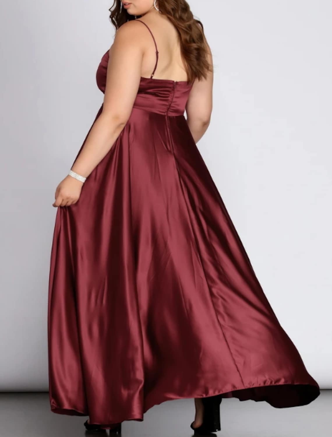 A-Line Plus Size Burgundy Engagement Evening Dress V Neck Sleeveless Split Floor Length Satin Formal Party Gown New Robes De Soirée Vestidos Feast 202