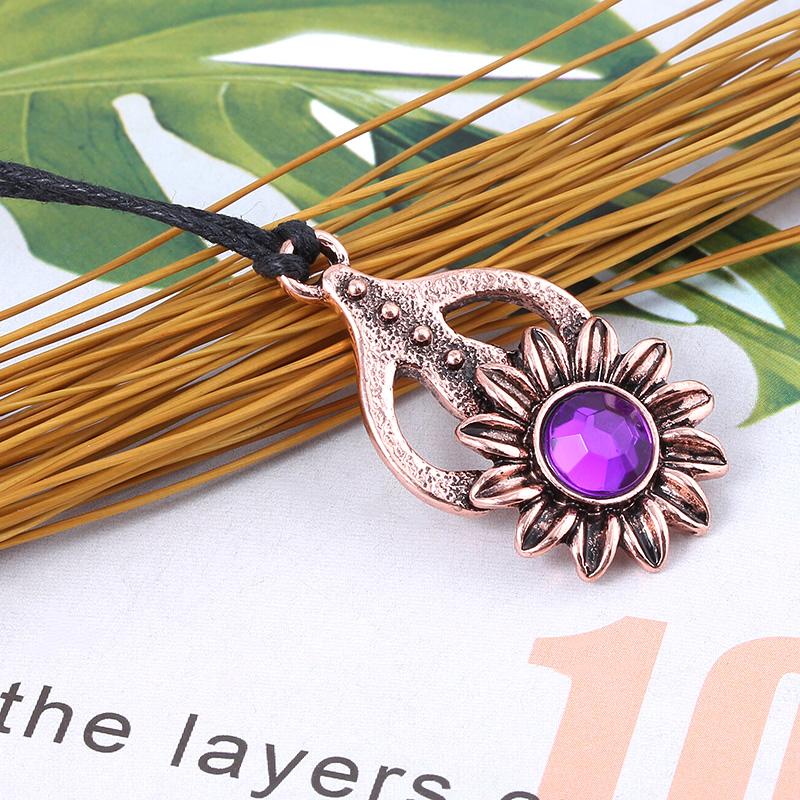 RJ New Game The Elder Scrolls V Morrowind Collars Amulet of Mara Purple Crystal Sunflower Necklaces Girls Women Jewelry
RJ New Game The Elder Scrolls V Morrowind Collars Amulet of Mara Purple Crystal Sunflower Necklaces Girls Women Jewelry