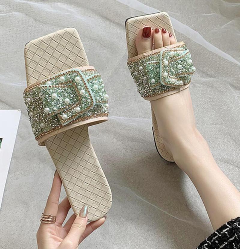 New Summer Women crystal Glitter Slippers Flat Soft Bling Female Flip Flops Ladies Slides Beach Shoes Flops mules talon chanclas, Beige
New Summer Women crystal Glitter Slippers Flat Soft Bling Female Flip Flops Ladies Slides Beach Shoes Flops mules talon chanclas, Beige