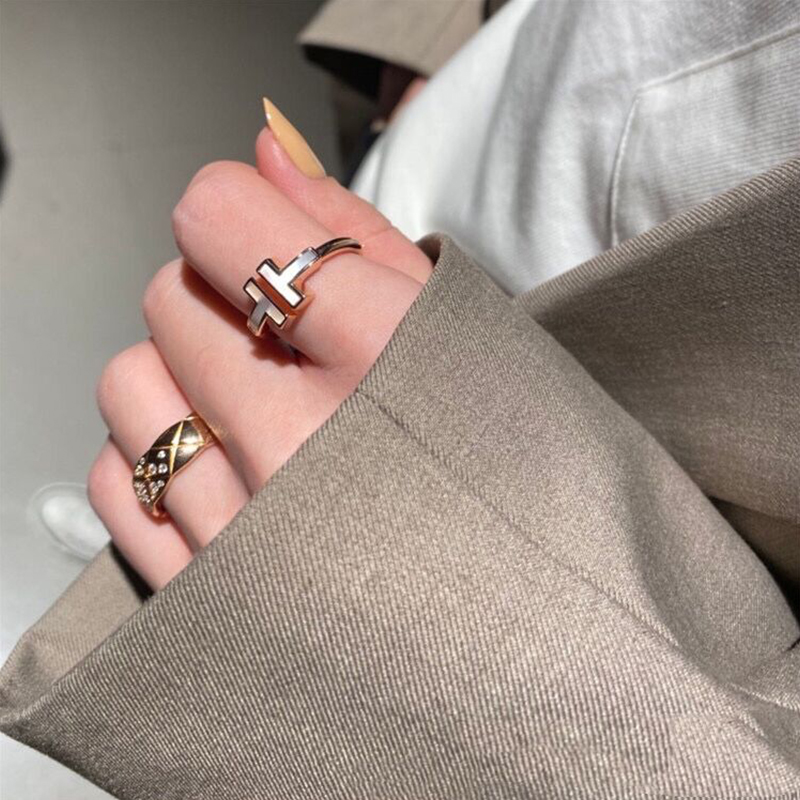 Sterling Silver Adjustable Finger Ring Double T 18K Gold Plated Fashion Rings for Lover Half Diamond Letter Z11004 item
Sterling Silver Adjustable Finger Ring Double T 18K Gold Plated Fashion Rings for Lover Half Diamond Letter Z11004 item