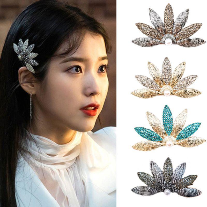 Women Jewelry Side Barrettes Lotus Petal Flower Metal Duckbill Hair Clip Contrast Color Shimmer Rhinestone Hairpins
Women Jewelry Side Barrettes Lotus Petal Flower Metal Duckbill Hair Clip Contrast Color Shimmer Rhinestone Hairpins