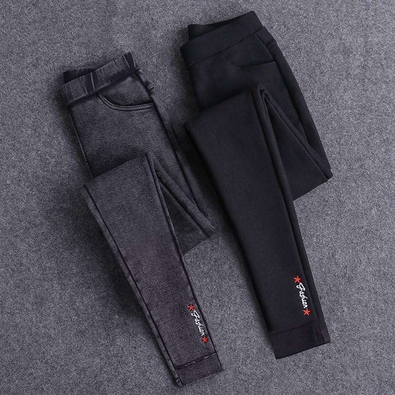 Cala lpis bordada feminina, lisa cintura alta stretch casual, preta lavada, de comprimento total, 2020, Thinw pureblack
Cala lpis bordada feminina, lisa cintura alta stretch casual, preta lavada, de comprimento total, 2020, Thinw pureblack