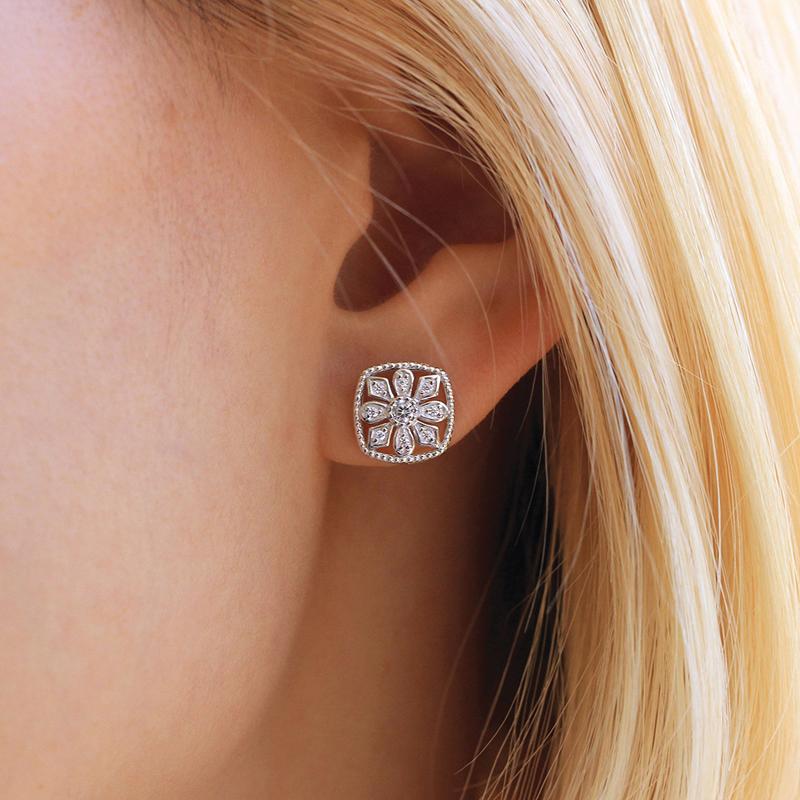 Ladies Crystal Snow Flake Earrings Statement Stud Earrings Women Fashion Jewelry Bijoux Gift