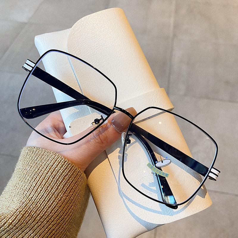 2020 Fashion New Square Anti-Bule Light Glasses Men Metal Frame Computer Spectacle Women Optical Eyewear Clear Lens
2020 Fashion New Square Anti-Bule Light Glasses Men Metal Frame Computer Spectacle Women Optical Eyewear Clear Lens