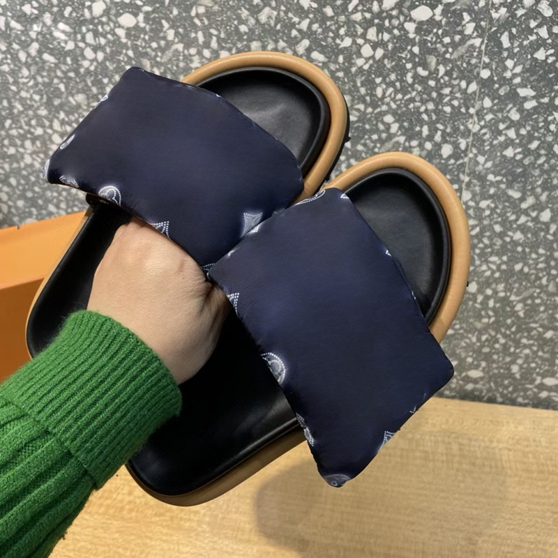 summer Latest flat womens novelty slippers designer Classics Print sandals shoes Comfortable leisure shoe superior quality Soft down bread s, Black
summer Latest flat womens novelty slippers designer Classics Print sandals shoes Comfortable leisure shoe superior quality Soft down bread s, Black