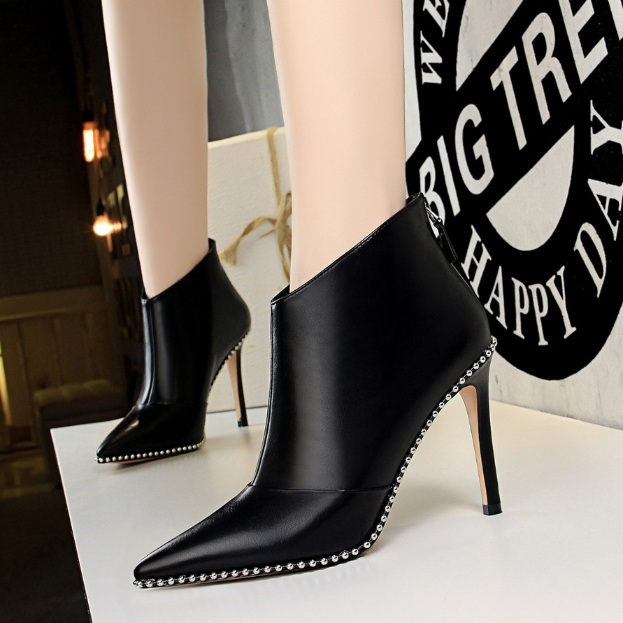 2020 Zipper in Crooked Women's Squeeze Finger Tip Point Shoes Fine Winter Boots Short Leather Boot TX1P, Suede
2020 Zipper in Crooked Women's Squeeze Finger Tip Point Shoes Fine Winter Boots Short Leather Boot TX1P, Suede