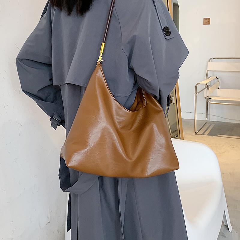 Autumn/winter large-capacity women's bag 2021 new trend fashion single shoulder bag simple cross-body versatile Ins underarm, Black
Autumn/winter large-capacity women's bag 2021 new trend fashion single shoulder bag simple cross-body versatile Ins underarm, Black