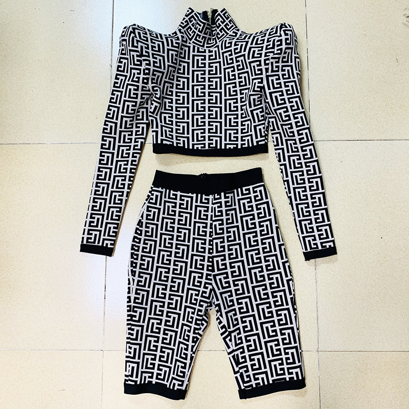 New Personality Top Quality Women's Two Piece Pants Sets Knitting Tight Geometric Element Suit Knitted Zipper Shoulder pad Short Top High Waist Middle Shorts, Black/light brown
New Personality Top Quality Women's Two Piece Pants Sets Knitting Tight Geometric Element Suit Knitted Zipper Shoulder pad Short Top High Waist Middle Shorts, Black/light brown