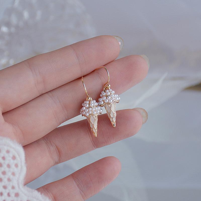Korean Delicate Texture Full Pearl cream Earring Cute Creative 14K Real Gold Drop Earring Minimalist Tiny Brincos Jewelry
Korean Delicate Texture Full Pearl cream Earring Cute Creative 14K Real Gold Drop Earring Minimalist Tiny Brincos Jewelry
