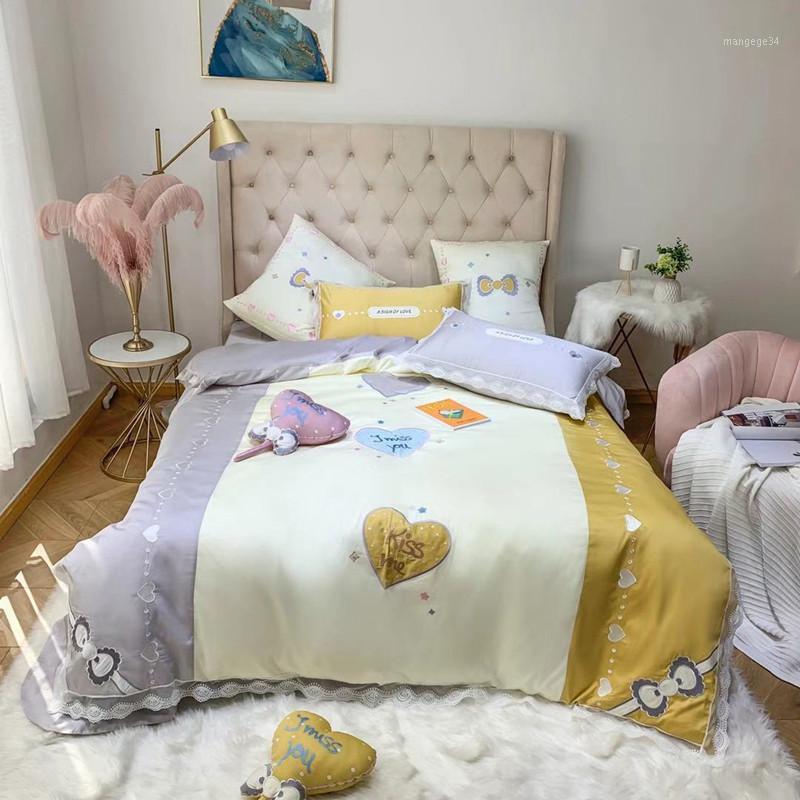4/7pcs Egyptian Cotton Luxury Bedding set King Queen Size Embroidery Bed set gray Duvet Cover Bedsheet parrure de lit1
4/7pcs Egyptian Cotton Luxury Bedding set King Queen Size Embroidery Bed set gray Duvet Cover Bedsheet parrure de lit1