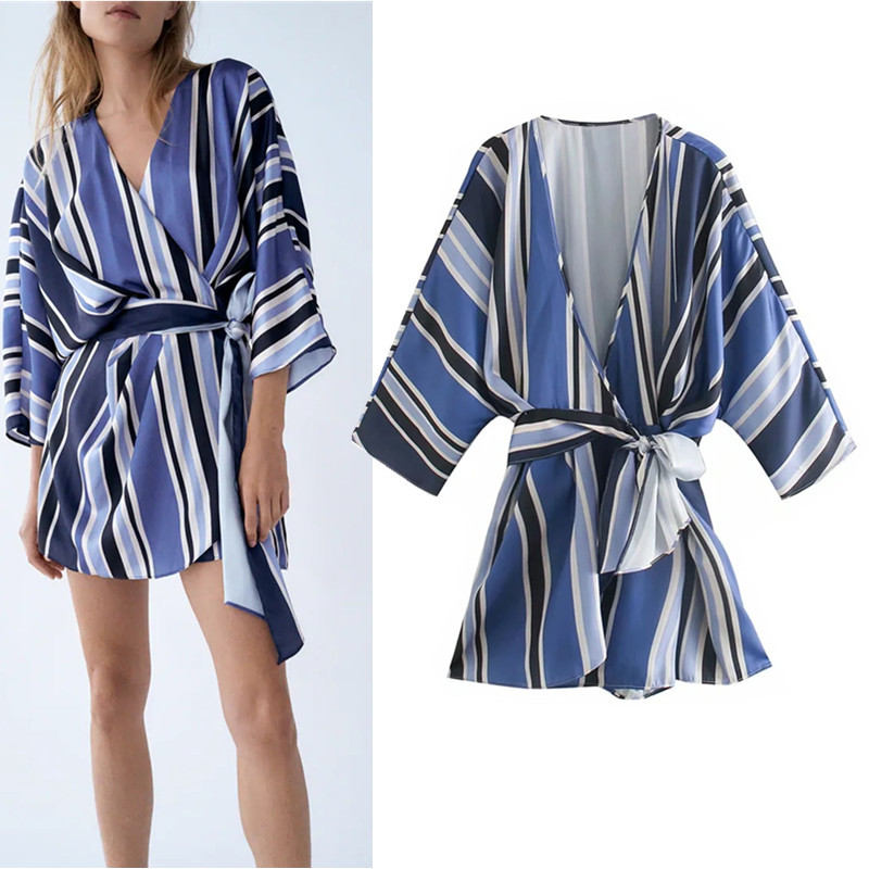 2021 New Blue Striped Mini Jumpsut Women Summer V-neck Three Quarter Sleeve Playsuit Dress Woman Fashion Tied Belt Dresses Ryrd
2021 New Blue Striped Mini Jumpsut Women Summer V-neck Three Quarter Sleeve Playsuit Dress Woman Fashion Tied Belt Dresses Ryrd
