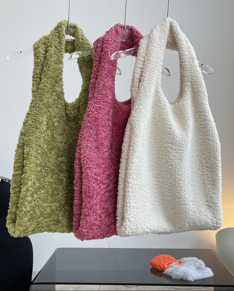 Outdoor Bags Fashionable Healing Warm Lamb Hair Shoulder Bag Lazy Underarm Clutch Women Gift Woman Fashion Pillow Wool Multicolor, White
Outdoor Bags Fashionable Healing Warm Lamb Hair Shoulder Bag Lazy Underarm Clutch Women Gift Woman Fashion Pillow Wool Multicolor, White
