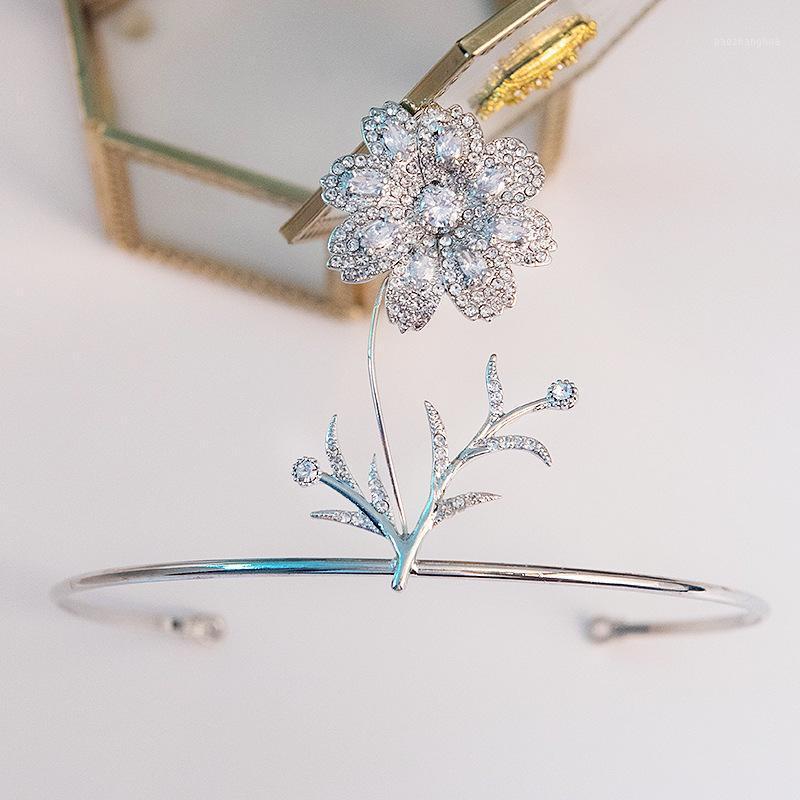 Simple Shining Crystal Wedding Tiaras And Crowns For Bride Noiva Flower Headbands Women Girls Hair Ornaments FORSEVEN Clips & Barrettes, Golden;silver
Simple Shining Crystal Wedding Tiaras And Crowns For Bride Noiva Flower Headbands Women Girls Hair Ornaments FORSEVEN Clips & Barrettes, Golden;silver