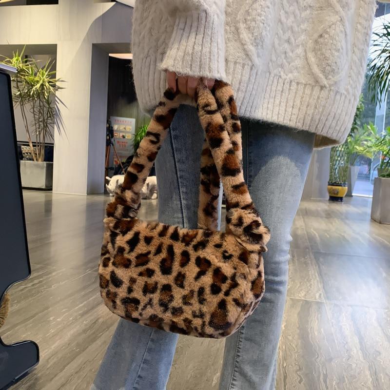 Winter New Fashion Shoulder Bag Female Leopard Female Bag Chain Large Plush Winter Handbag Messenger Soft Warm Fur, Brown
Winter New Fashion Shoulder Bag Female Leopard Female Bag Chain Large Plush Winter Handbag Messenger Soft Warm Fur, Brown
