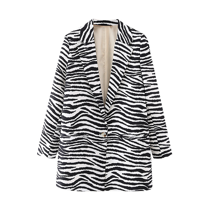 2021 New Streetwear Women Zebra Stripes Print -fashion Ladies Single Female Blazers Chic Pocket Jackets 5TOP, Black and white.
2021 New Streetwear Women Zebra Stripes Print -fashion Ladies Single Female Blazers Chic Pocket Jackets 5TOP, Black and white.