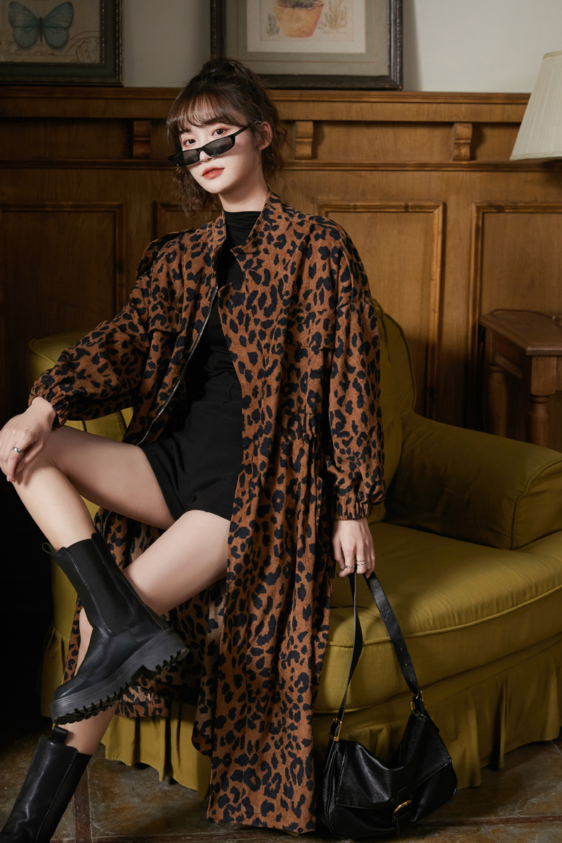 Feminine leopard print female blouse mid-spring long fall 2020 thin Korean loose work done with trench coat tools 892h
Feminine leopard print female blouse mid-spring long fall 2020 thin Korean loose work done with trench coat tools 892h