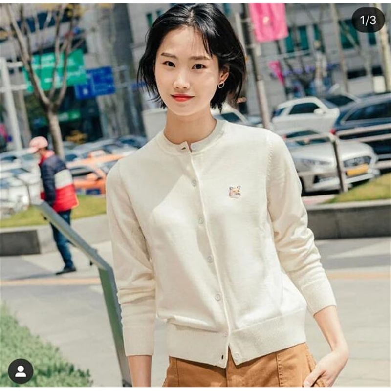 Women Sweater Early Autumn New Embroidery Round Neck Button Knitted Cardigan 201030, Beige
Women Sweater Early Autumn New Embroidery Round Neck Button Knitted Cardigan 201030, Beige