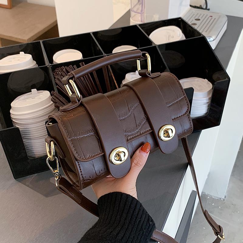 Devil's2020 Retro Small Women's Autumn / Winter New Fashion One Shoulder Messenger Net Red Portable Boston Bag, Black
Devil's2020 Retro Small Women's Autumn / Winter New Fashion One Shoulder Messenger Net Red Portable Boston Bag, Black