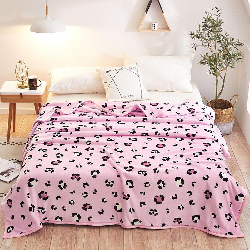 High Density Thicken plush bedspread blanket cover the bed winter Super Soft Flannel Blanket for sofaa1
High Density Thicken plush bedspread blanket cover the bed winter Super Soft Flannel Blanket for sofaa1