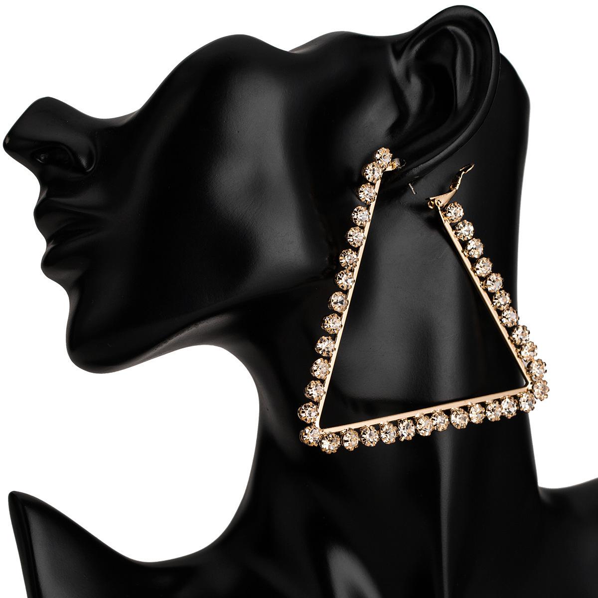 Exaggerated claw chain earrings geometric acrylic diamond earrings fashionable and personalized fashionable earrings
Exaggerated claw chain earrings geometric acrylic diamond earrings fashionable and personalized fashionable earrings