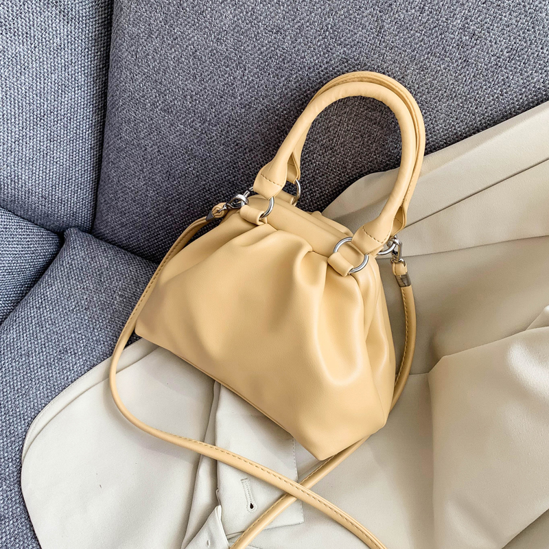 Casual Top-handle Women Handbag 2020 Fashion New High Quality Leather Women's Designer Shoulder Messenger Bag Simple Clutch Sac Q1206, Green
Casual Top-handle Women Handbag 2020 Fashion New High Quality Leather Women's Designer Shoulder Messenger Bag Simple Clutch Sac Q1206, Green