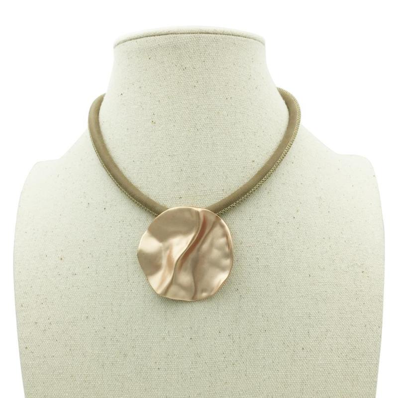 Wavy Round Pendant Necklace Alloy Statement Necklace for Women Gift Kolye Trendy Jewelry Choker
Wavy Round Pendant Necklace Alloy Statement Necklace for Women Gift Kolye Trendy Jewelry Choker