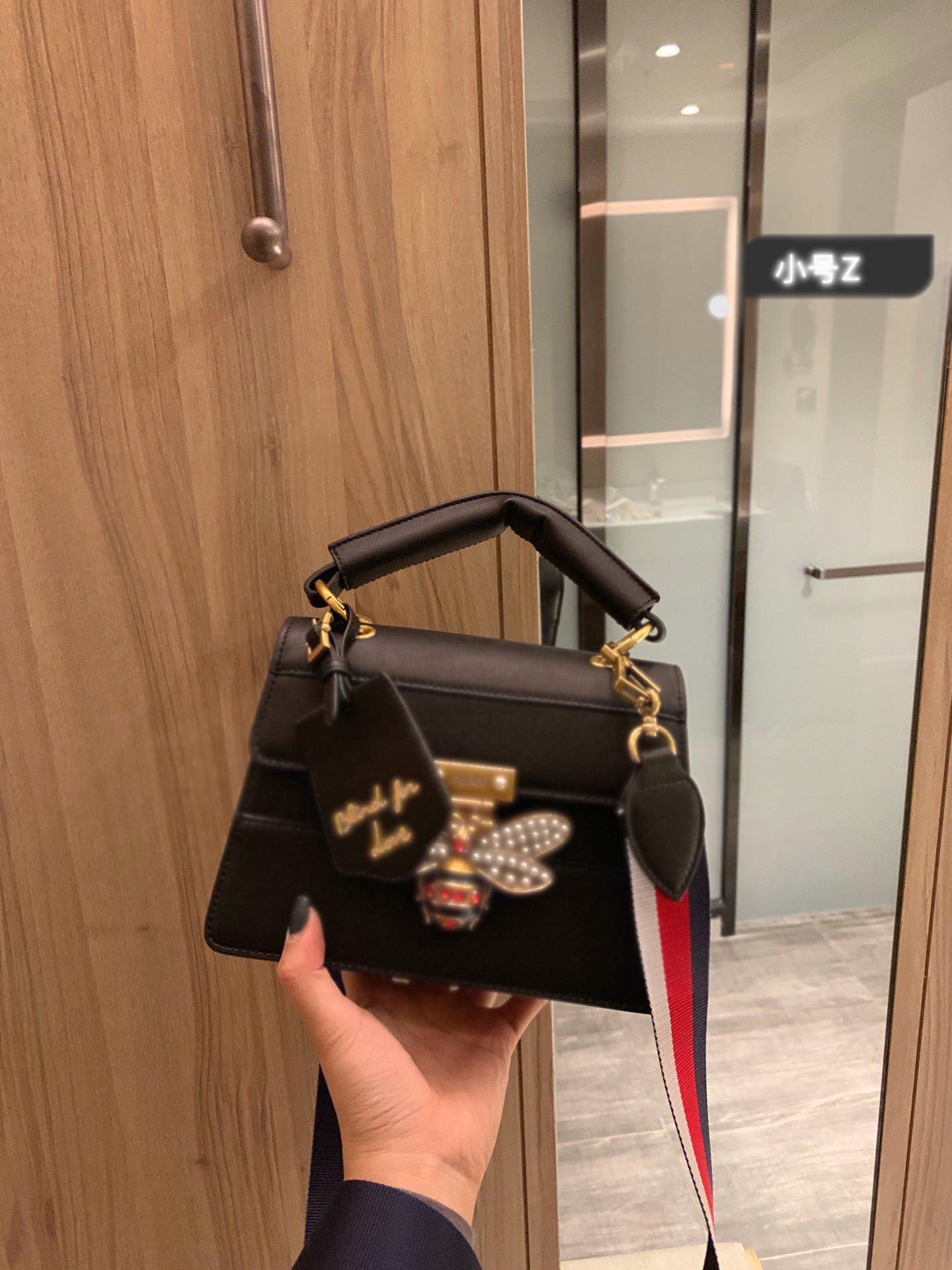 2020 Ladies High Quality 1.1 Genuine Leather Shoulder Bag Fashion Luxury Queen Margaret Crossbody Bag Luxury Bee G Bag
2020 Ladies High Quality 1.1 Genuine Leather Shoulder Bag Fashion Luxury Queen Margaret Crossbody Bag Luxury Bee G Bag