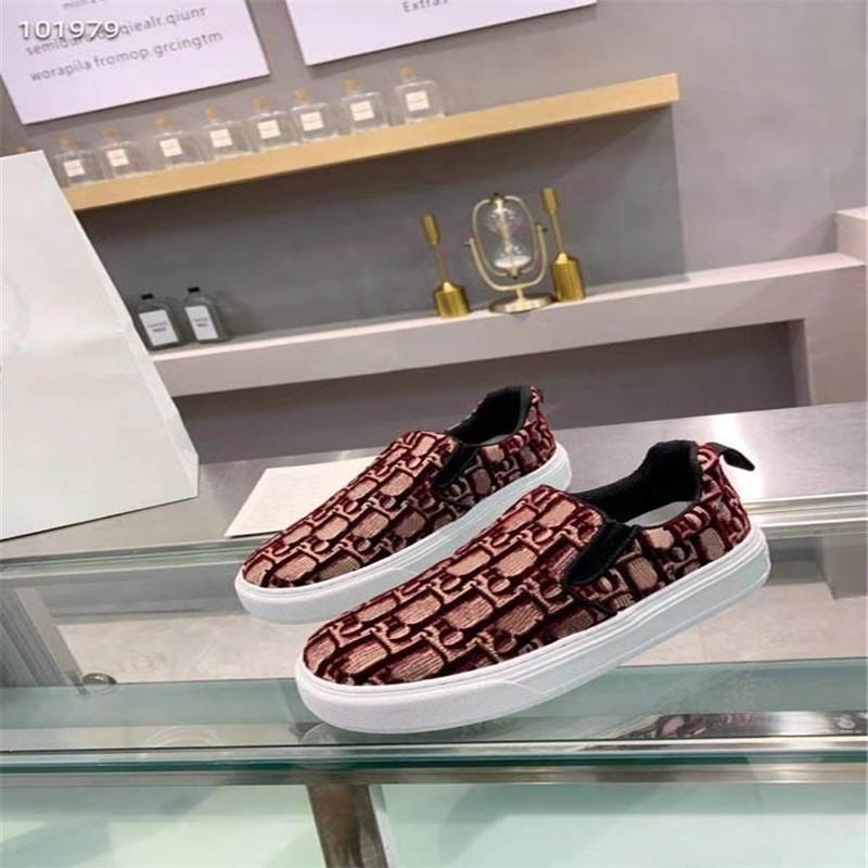 Top Quality Women Solar SLIP-ON SNEAKER Fashion Brand Burgundy Oblique Embroidered Velvet Casual Shoes Luxury Canvas shoes, Black
Top Quality Women Solar SLIP-ON SNEAKER Fashion Brand Burgundy Oblique Embroidered Velvet Casual Shoes Luxury Canvas shoes, Black