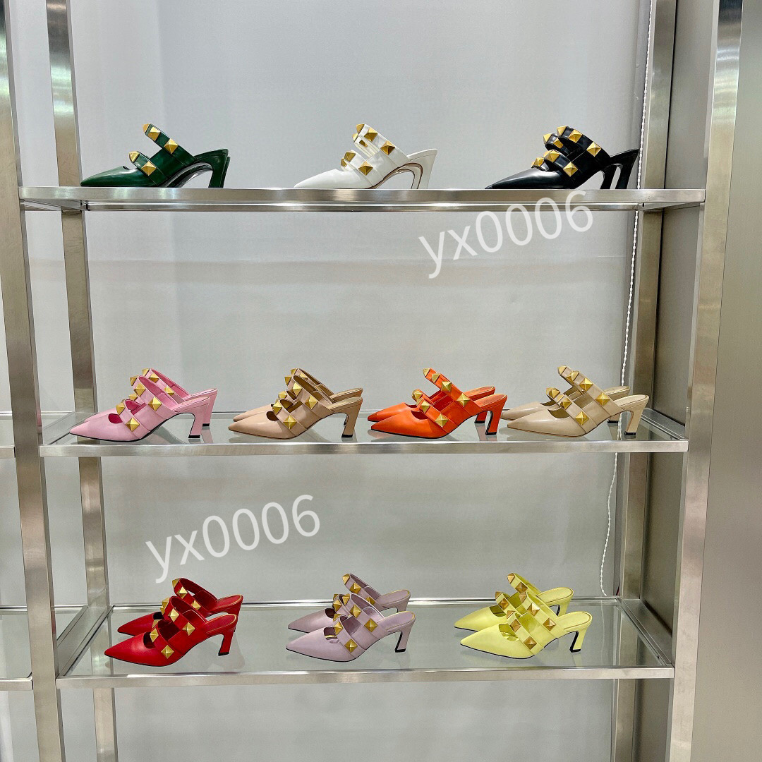 High quality shoes casual leather social luxury driving brand adult dress designer loafers embroidery fashion for men yh211228, Choose the color
High quality shoes casual leather social luxury driving brand adult dress designer loafers embroidery fashion for men yh211228, Choose the color
