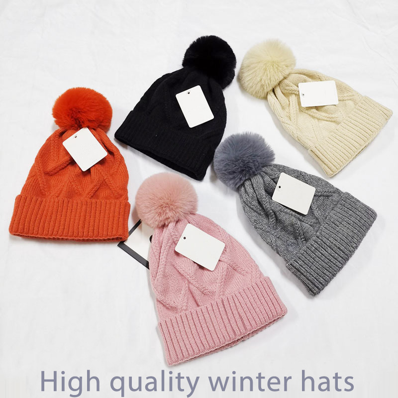 Wholesale beanie Winter cap Hats Women bonnet Thicken Beanies with Real Raccoon Fur Pompoms Warm Girl Caps snapback pompon
Wholesale beanie Winter cap Hats Women bonnet Thicken Beanies with Real Raccoon Fur Pompoms Warm Girl Caps snapback pompon