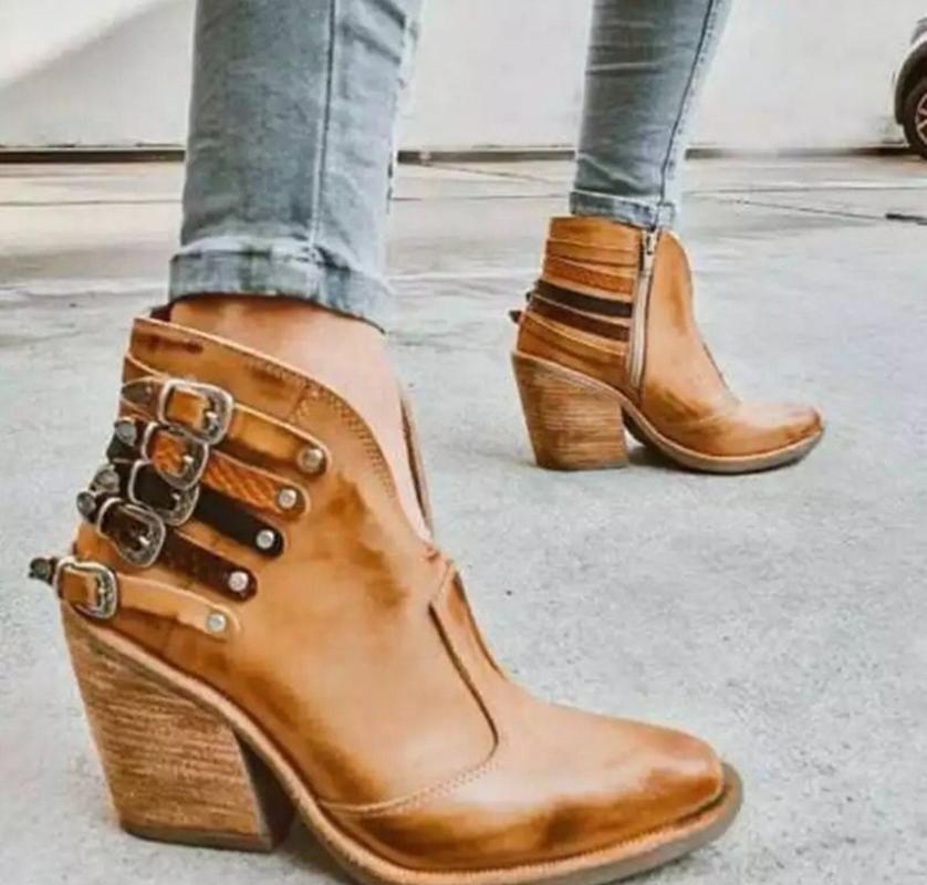 2020 Autumn and winter new low tube pointed toe thick heel side zipper belt buckle boots size 43 women shoes, Black
2020 Autumn and winter new low tube pointed toe thick heel side zipper belt buckle boots size 43 women shoes, Black