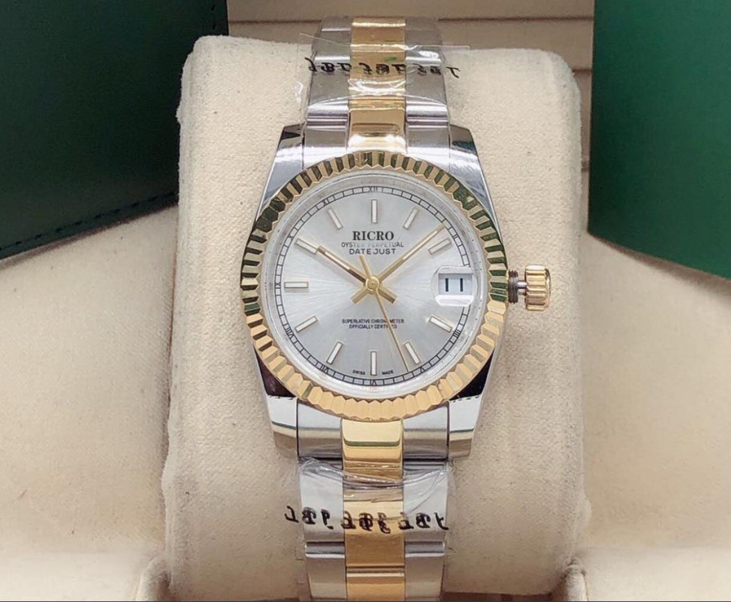 Ladies mechanical watch series 316 fine steel automatic movement 31 mm folding buckle, Box
Ladies mechanical watch series 316 fine steel automatic movement 31 mm folding buckle, Box