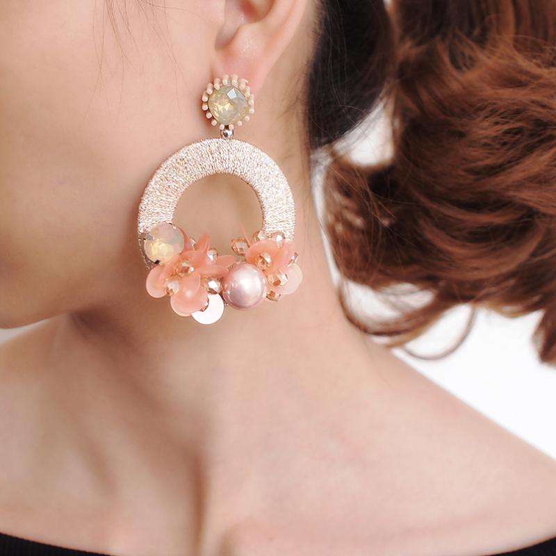 MANILAI Bohemia Flower Handmade Earrings Women Circular Acrylic Sequins Crystal Bead Simulated Pearls Statement Earrings Jewelry
MANILAI Bohemia Flower Handmade Earrings Women Circular Acrylic Sequins Crystal Bead Simulated Pearls Statement Earrings Jewelry