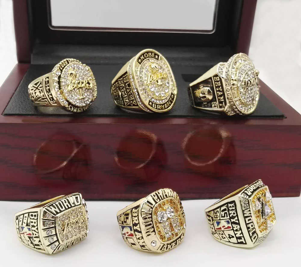 Ring Championship 2000/2001/2002/2009/2010/2016 Basketball With Collector's Display Case For Personal Collection